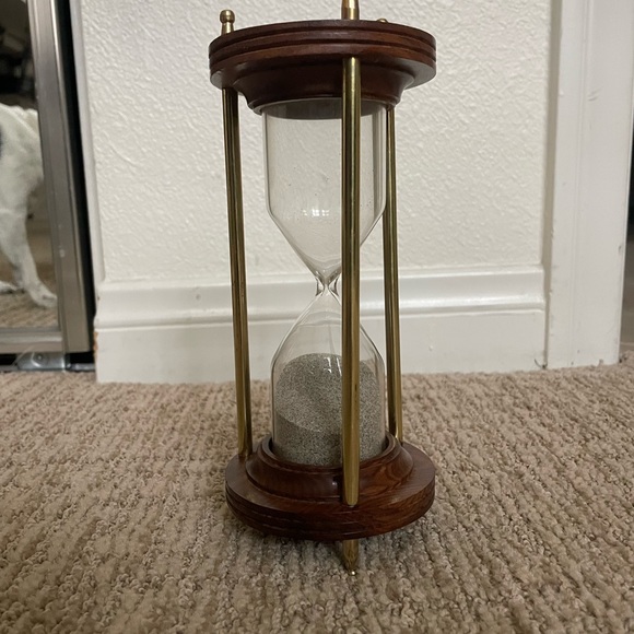 Hourglass - Picture 2 of 4